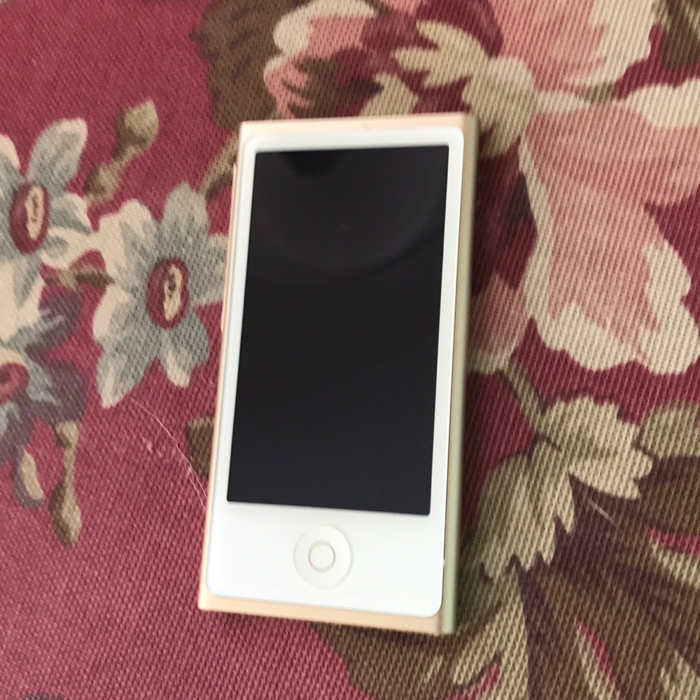 apple ipod nano gold
